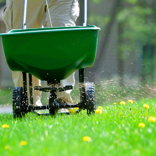 Why Choose Organic Liquid Lawn Fertilizer?