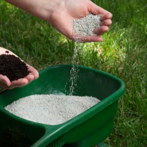 pet friendly lawn fertilizer